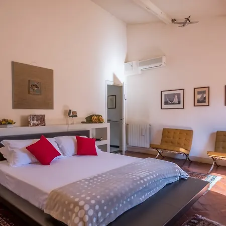 Magnificent Florentine Apartment